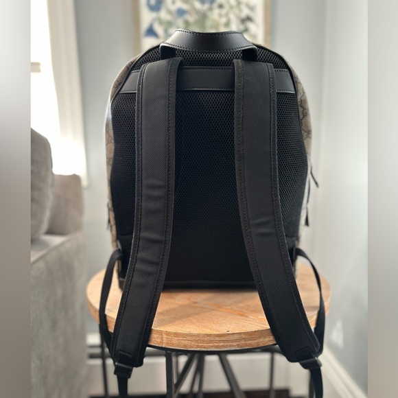 Gucci GG Supreme Large Backpack - Picture 12 of 13